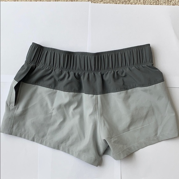 Under Armour Shorts - Picture 2 of 2
